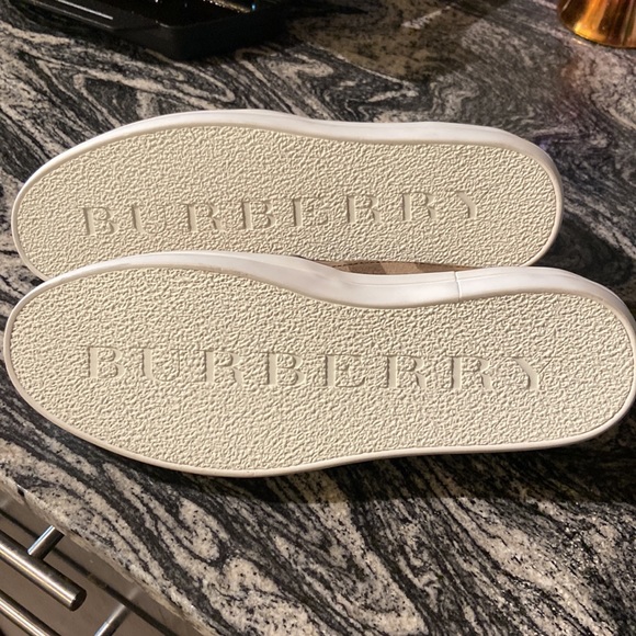 Burberry Slip on loafers skate shoes never worn size 40 - Picture 5 of 5